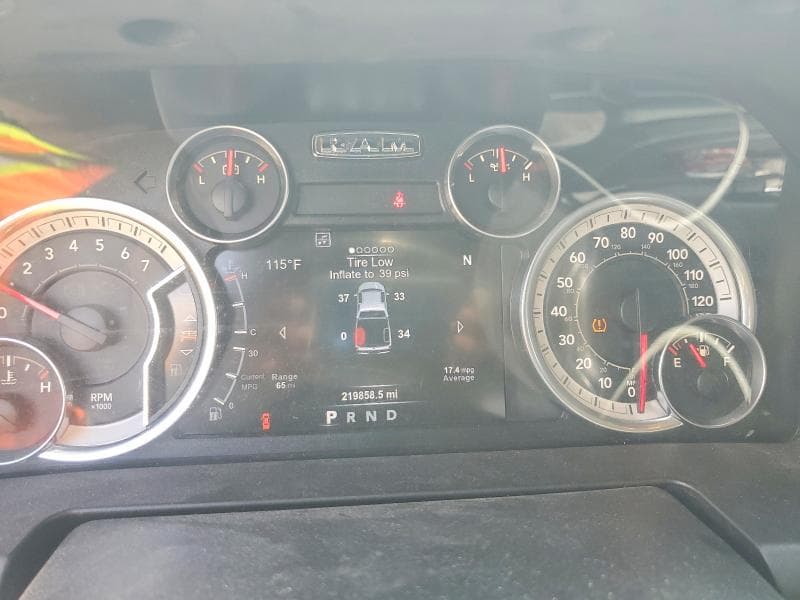 2017 RAM 1500 SLT 9