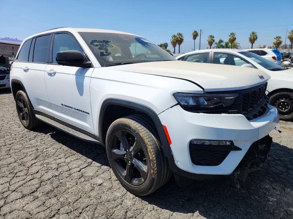2023 JEEP GRAND CHEROKEE LIMITED 4