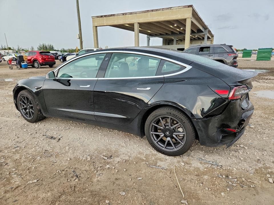 2018 TESLA MODEL 3 2