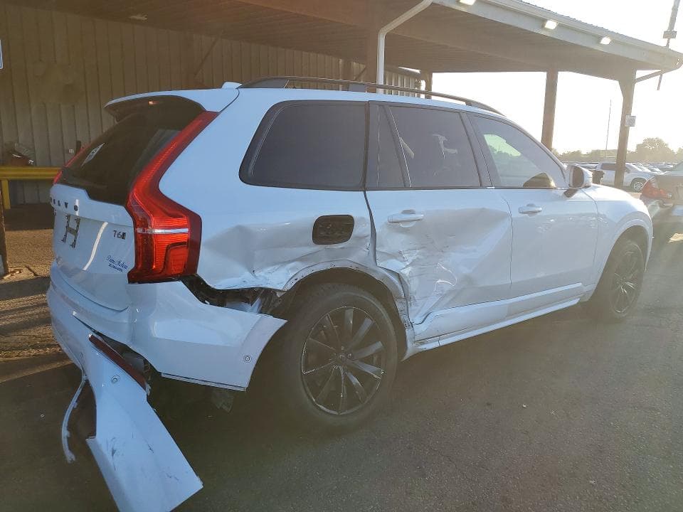 2017 VOLVO XC90 T6 3