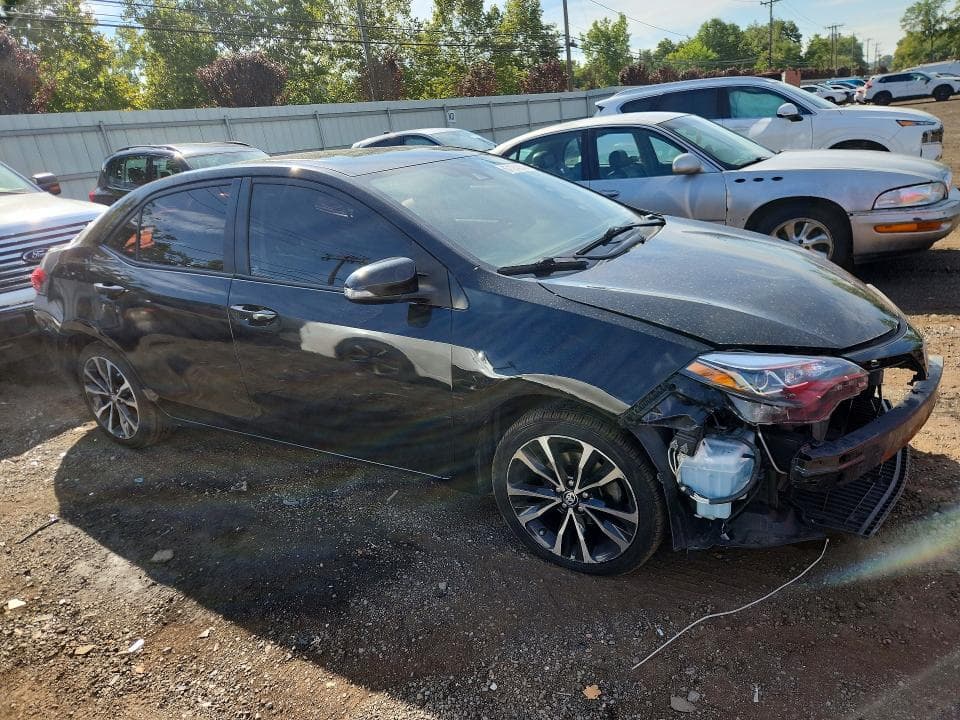 2017 TOYOTA COROLLA SE 4