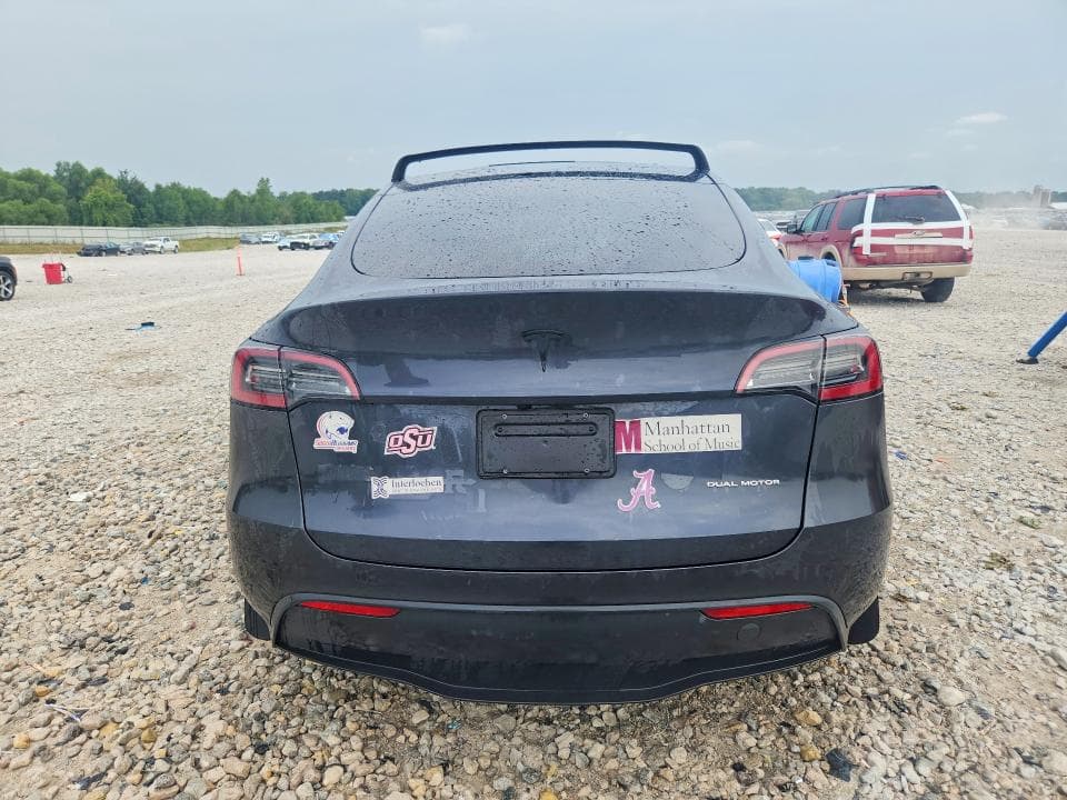 2024 TESLA MODEL Y 6
