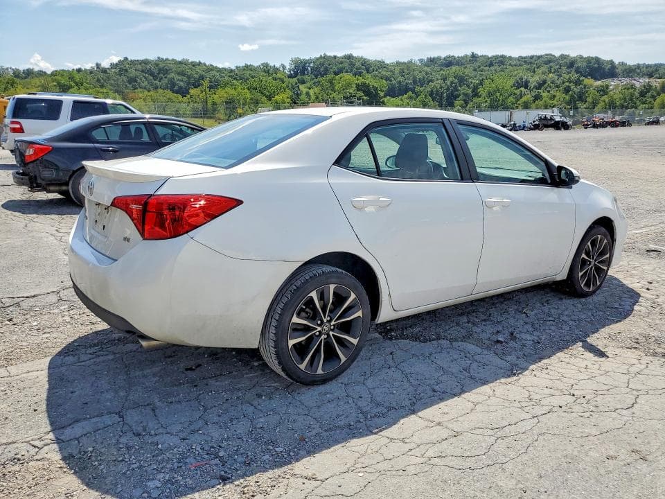2018 TOYOTA COROLLA SE 3
