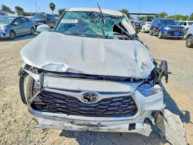2022 TOYOTA HIGHLANDER LE 5