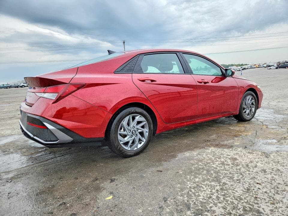 2024 HYUNDAI ELANTRA SEL 3