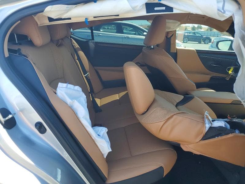 2022 LEXUS ES 300H BASE 10