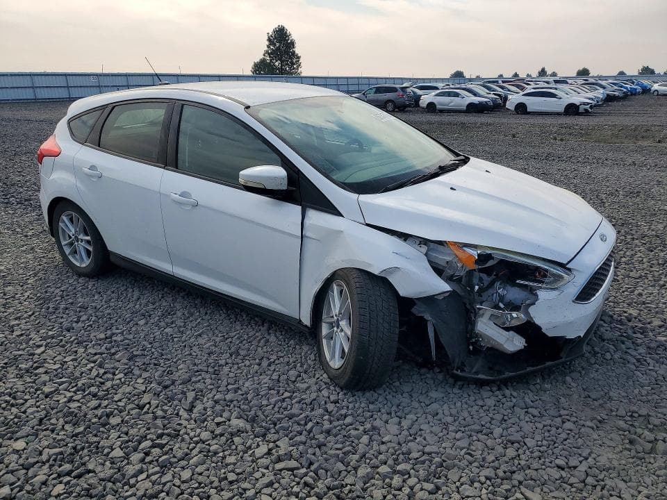2017 FORD FOCUS SE 4