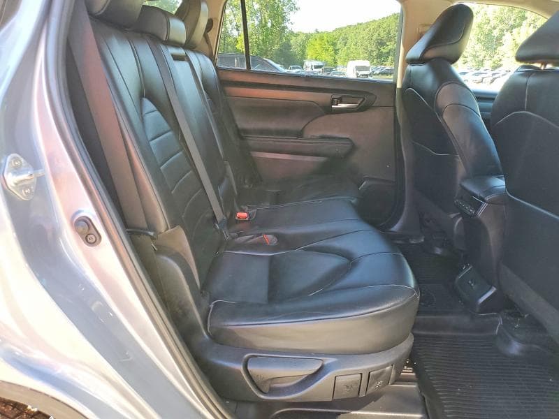 2023 TOYOTA HIGHLANDER XLE 11