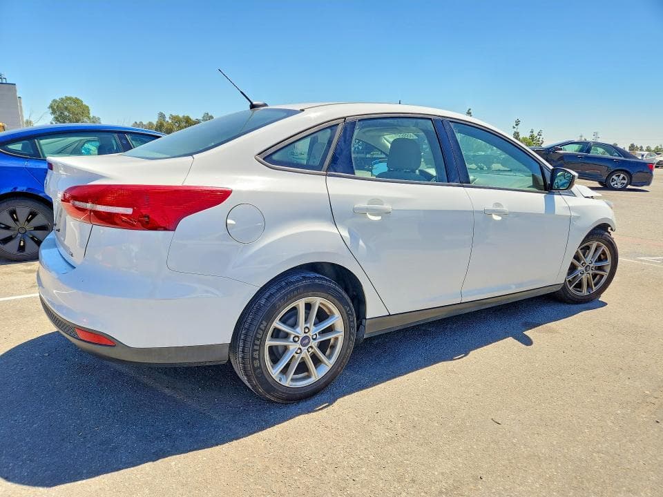 2017 FORD FOCUS SE 3
