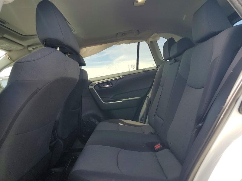 2022 TOYOTA RAV4 XLE 10
