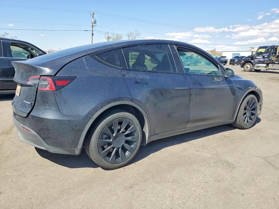 2024 TESLA MODEL Y 3