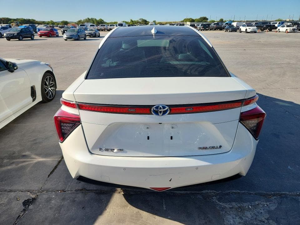 2018 TOYOTA MIRAI BASE 6