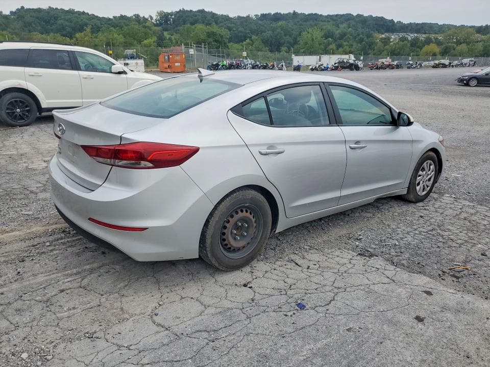 2017 HYUNDAI ELANTRA SE 3