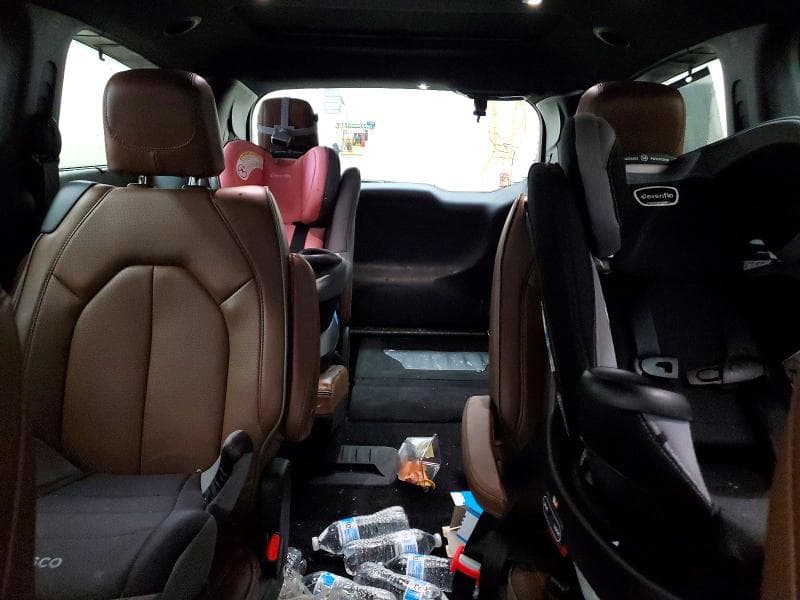 2020 CHRYSLER PACIFICA LIMITED 10