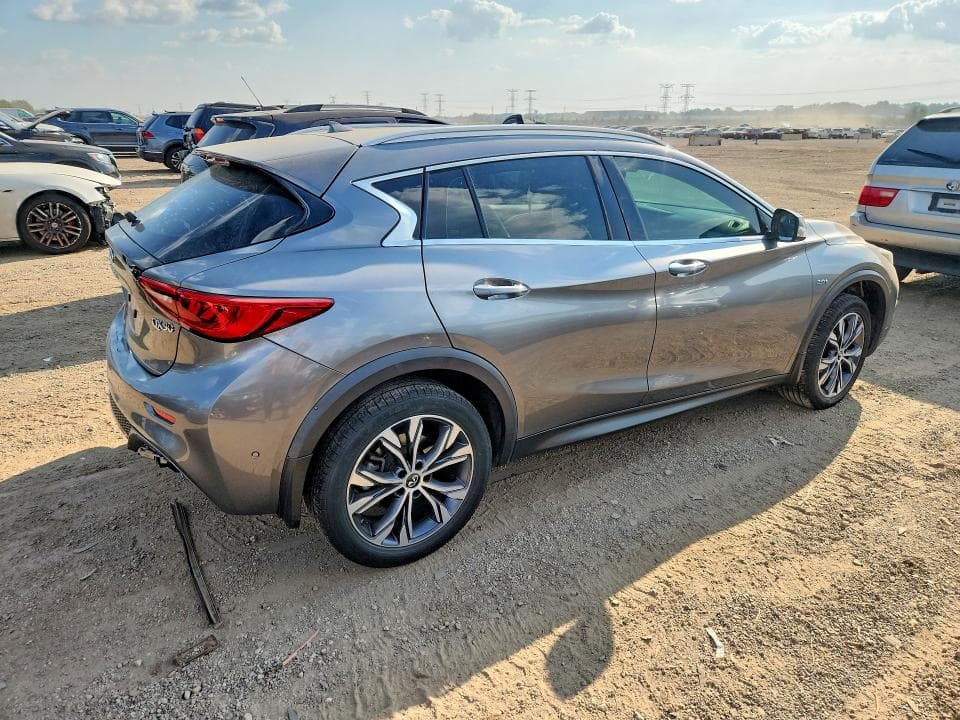 2017 INFINITI QX30 PREMIUM 3