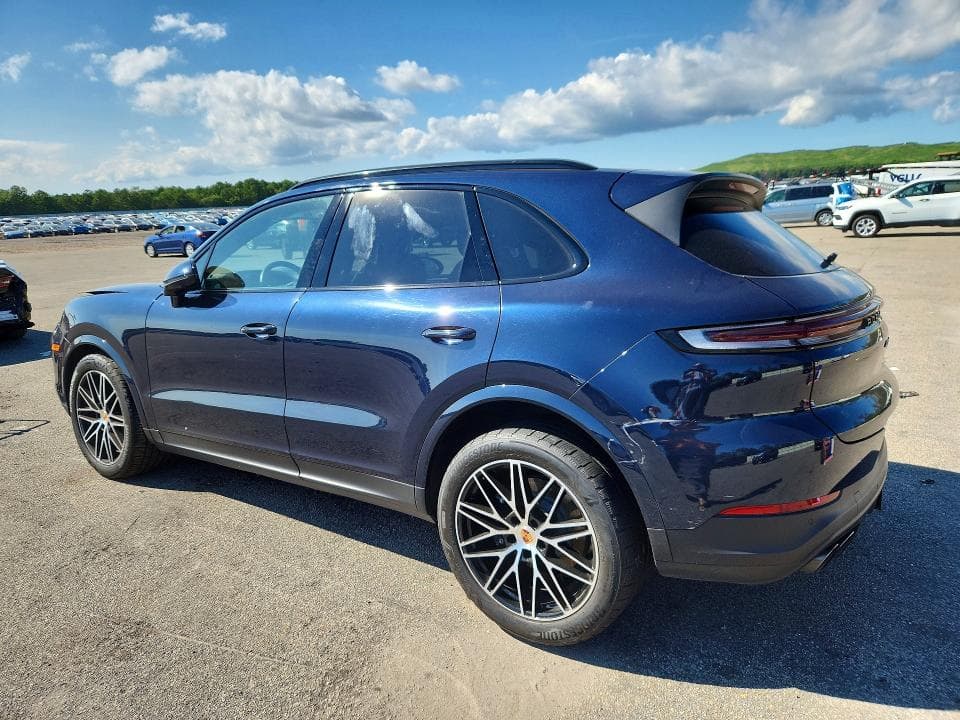 2025 PORSCHE CAYENNE 2