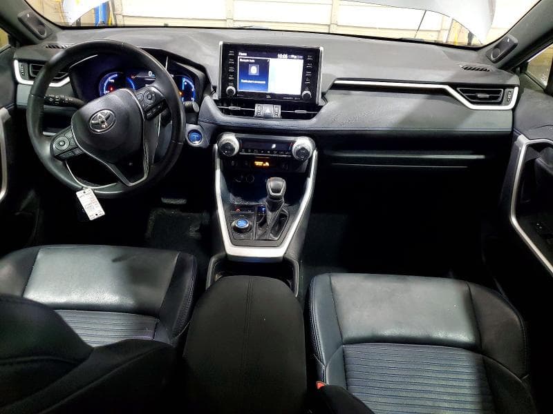 2020 TOYOTA RAV4 XSE 8
