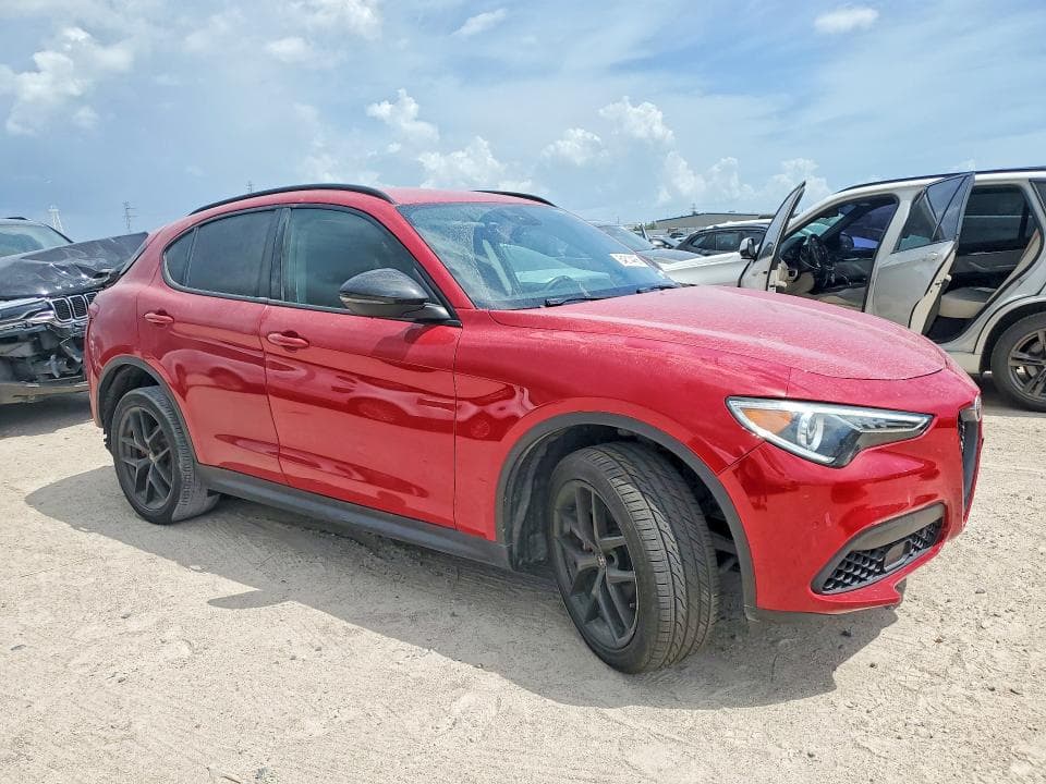 2020 ALFA ROMEO STELVIO 4