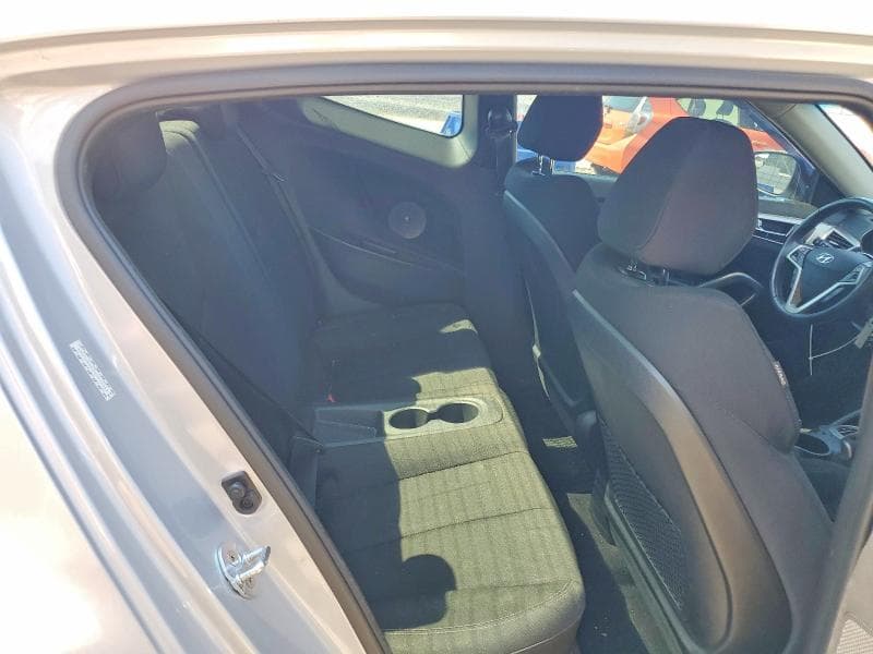 2017 HYUNDAI VELOSTER BASE 10