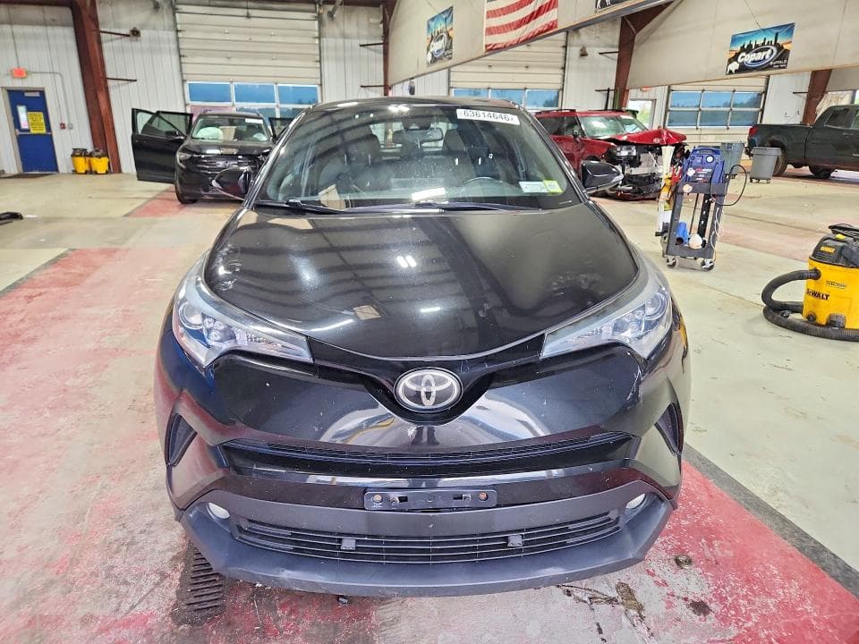 2018 TOYOTA C-HR XLE PREMIUM 5