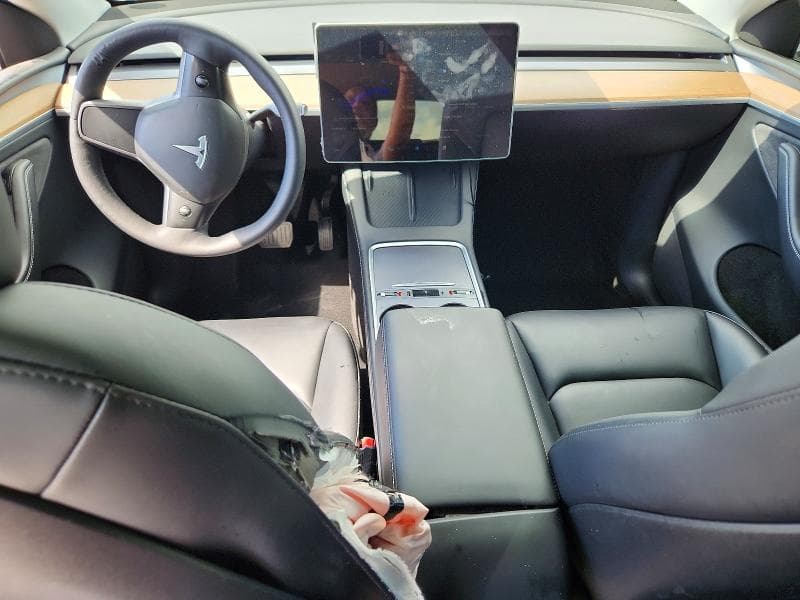 2023 TESLA MODEL Y 8