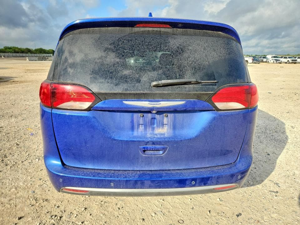 2020 CHRYSLER PACIFICA LIMITED 6