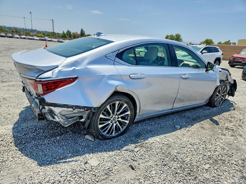 2019 LEXUS ES 300H 3