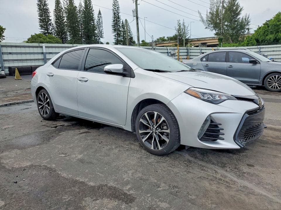 2017 TOYOTA COROLLA SE 4