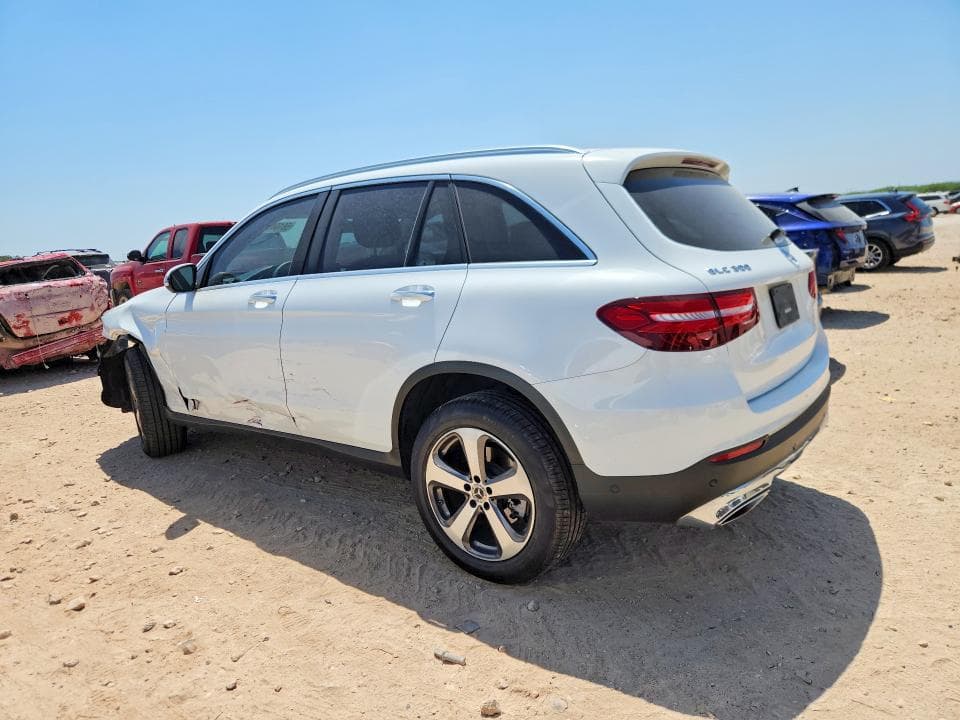2018 MERCEDES-BENZ GLC 300 2