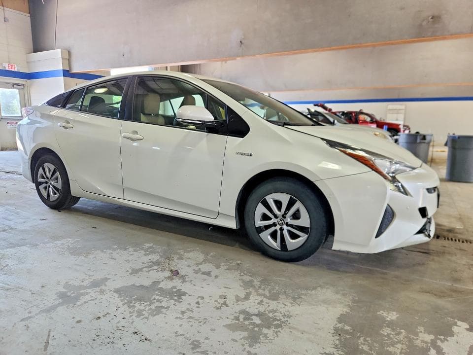 2017 TOYOTA PRIUS TWO 4