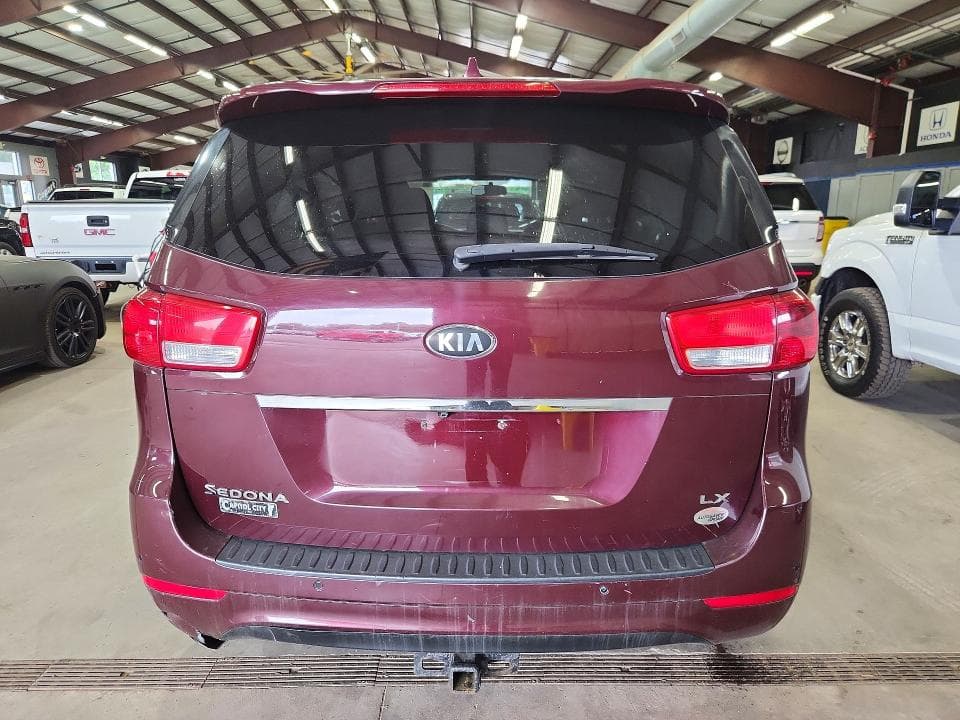 2017 KIA SEDONA LX 6