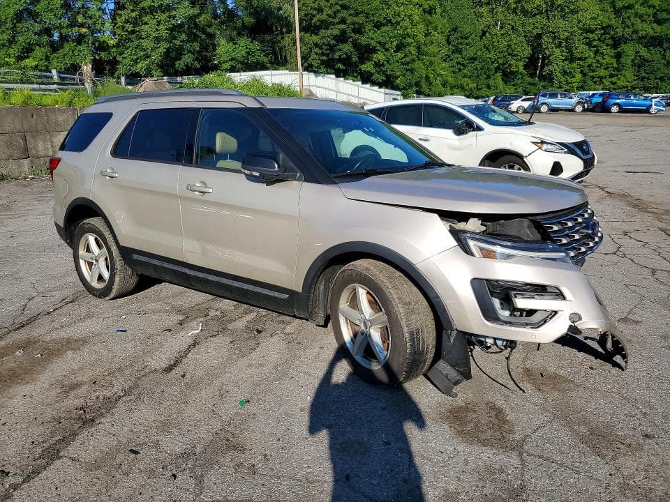 2017 FORD EXPLORER XLT 4