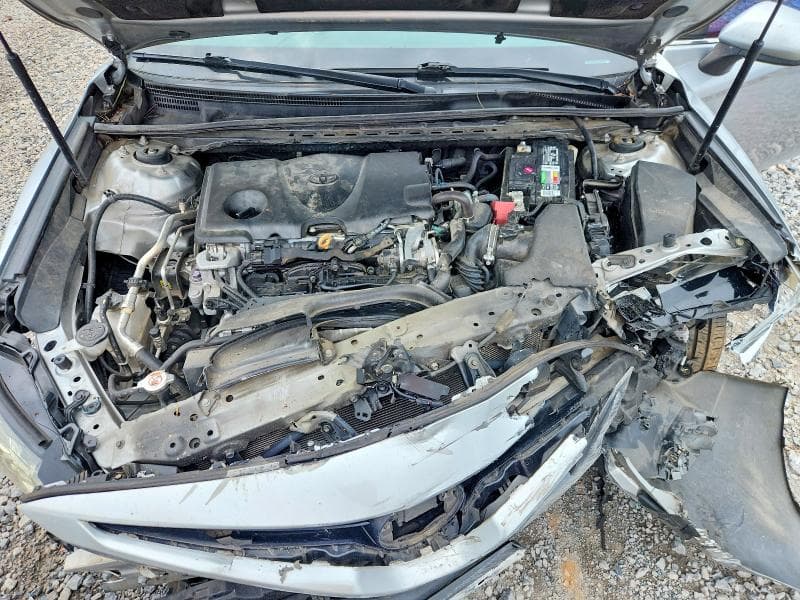 2018 TOYOTA CAMRY SE 11