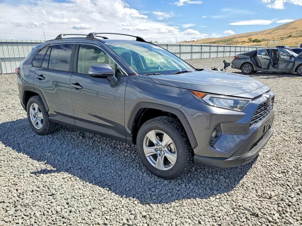 2019 TOYOTA RAV4 XLE 4