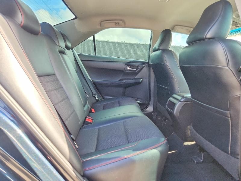 2017 TOYOTA CAMRY SE 10