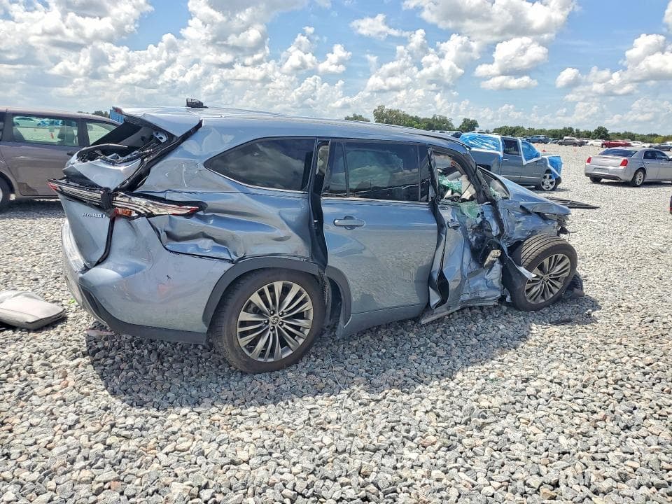 2021 TOYOTA HIGHLANDER HYBRID PLATINUM 3