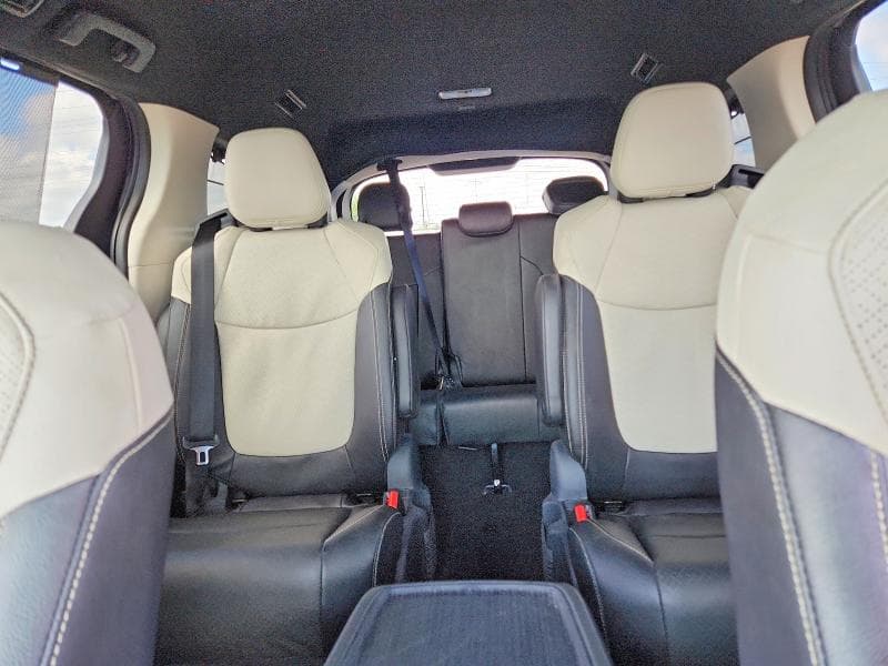 2025 TOYOTA SIENNA PLATINUM 7-PASSENGER 10