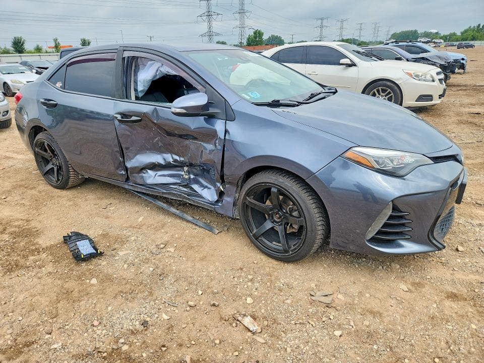 2017 TOYOTA COROLLA SE 4