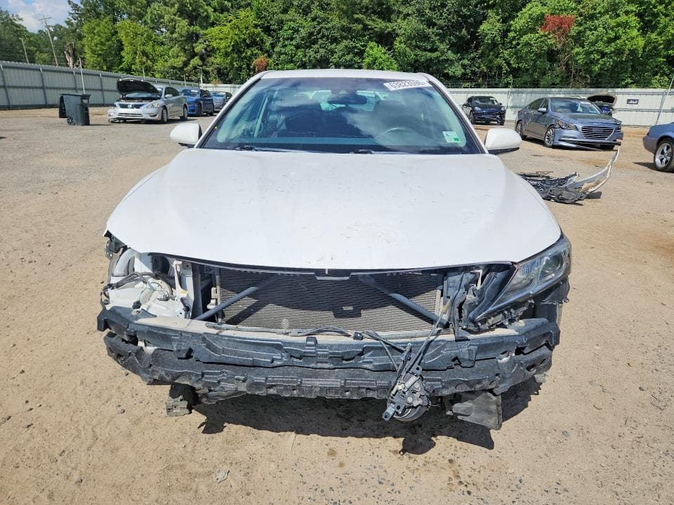 2018 TOYOTA CAMRY LE 5