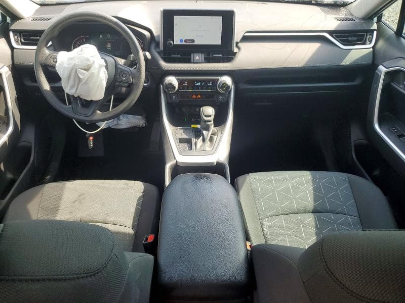 2025 TOYOTA RAV4 XLE 8