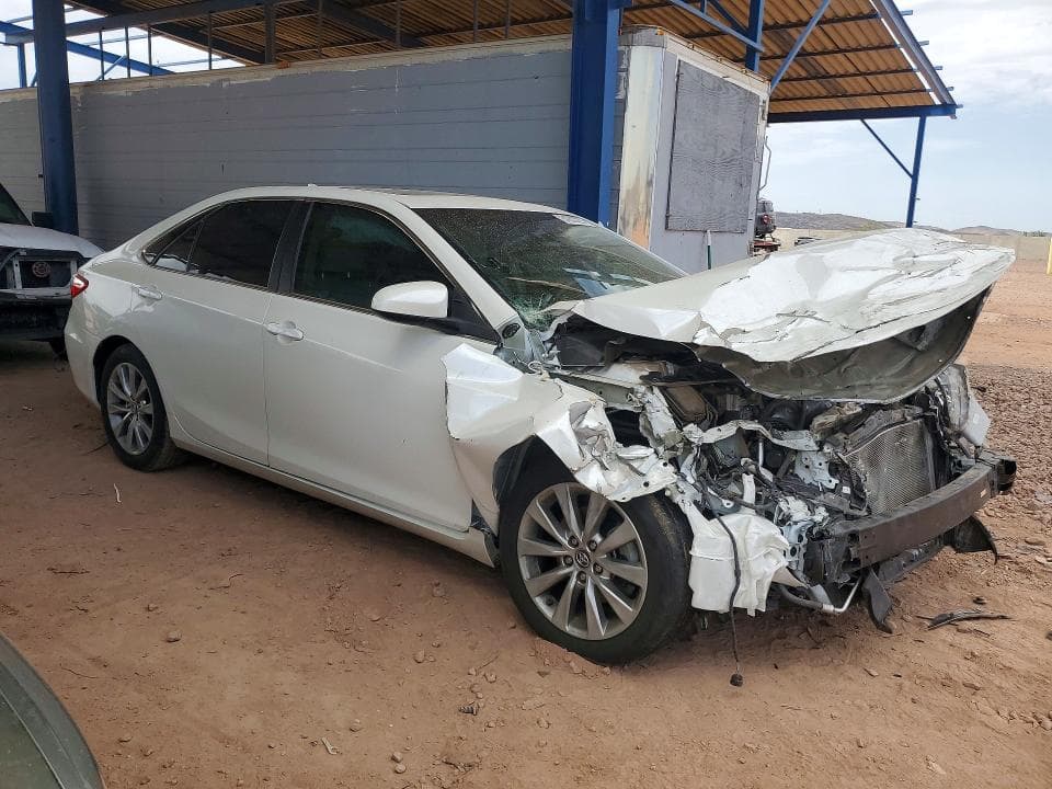 2017 TOYOTA CAMRY XLE 4