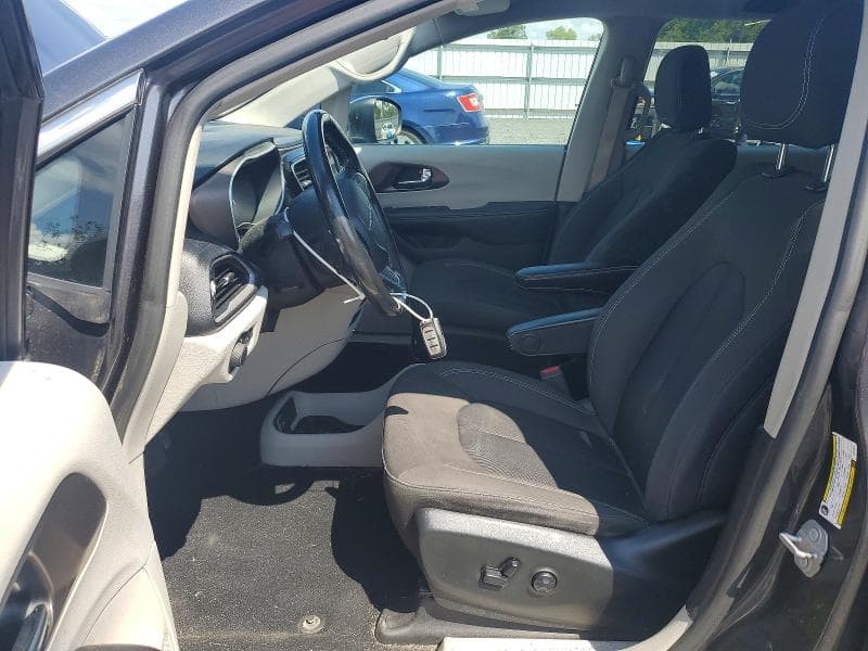 2020 CHRYSLER VOYAGER LX 7