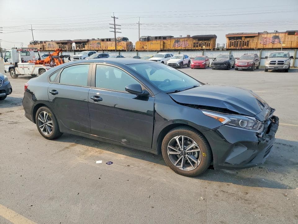 2023 KIA FORTE LXS 4