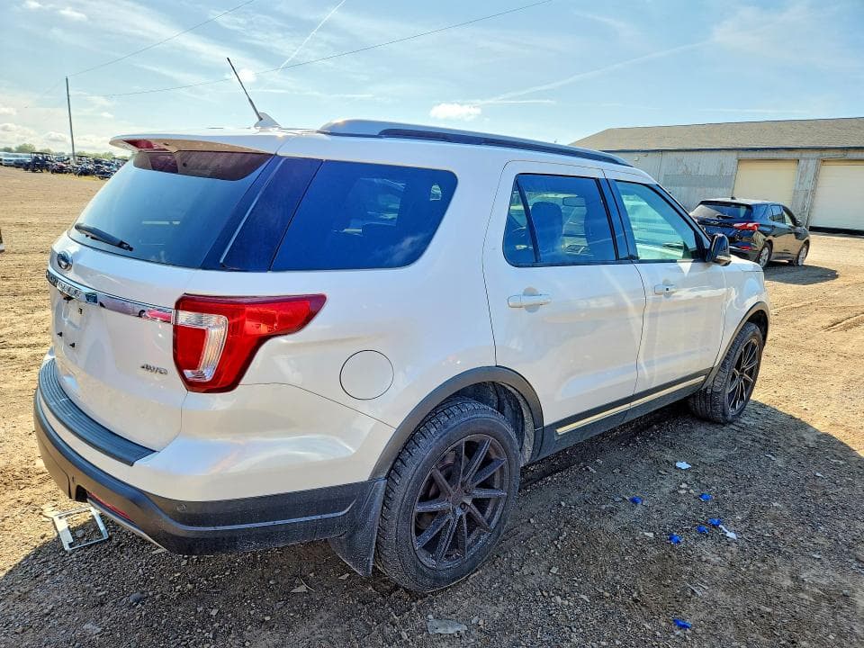 2019 FORD EXPLORER XLT 3