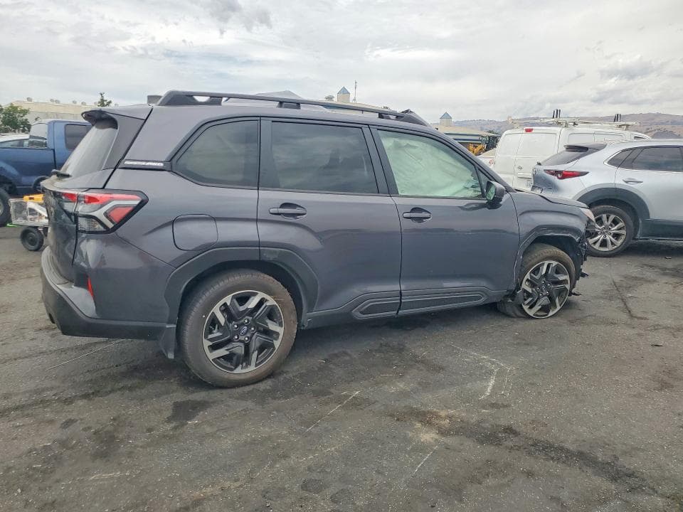 2025 SUBARU FORESTER LIMITED 3
