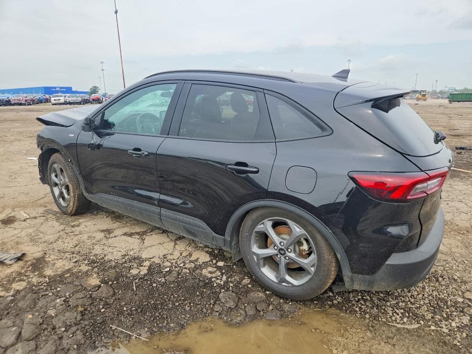 2026 FORD ESCAPE ST LINE 2
