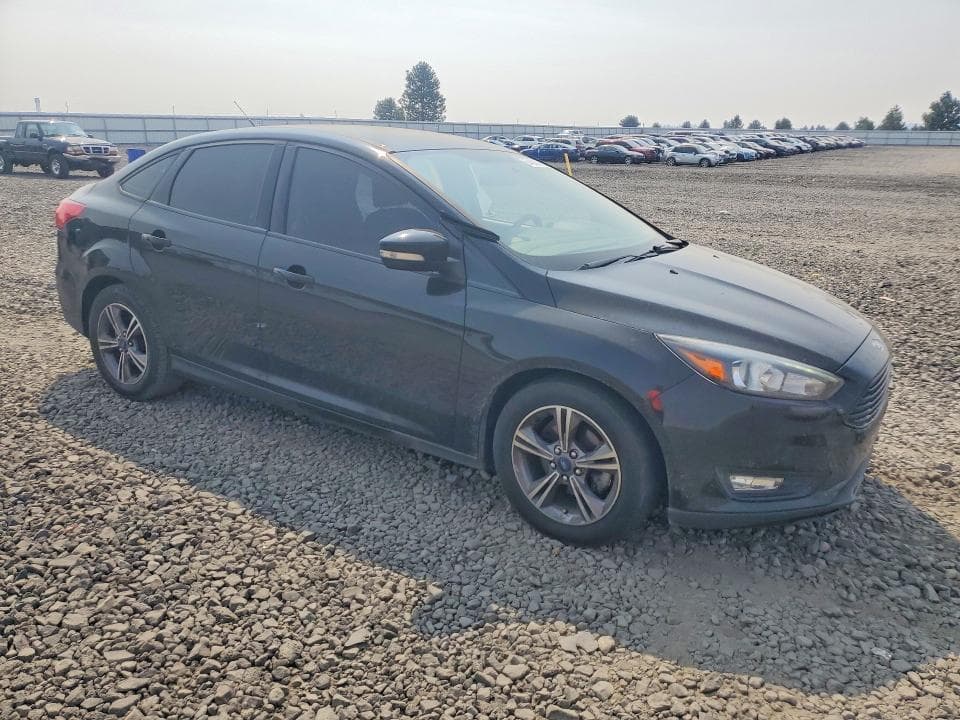 2017 FORD FOCUS SE 4