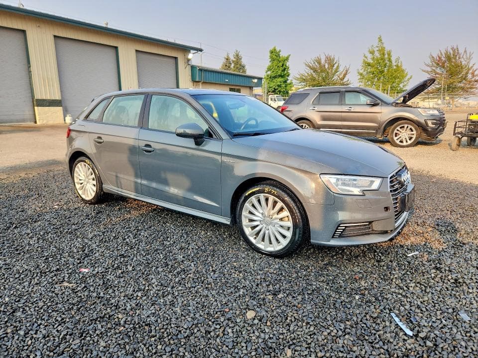 2017 AUDI A3 E-TRON PREMIUM 4