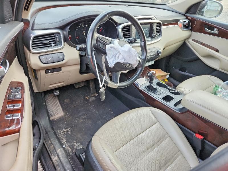 2017 KIA SORENTO EX 8