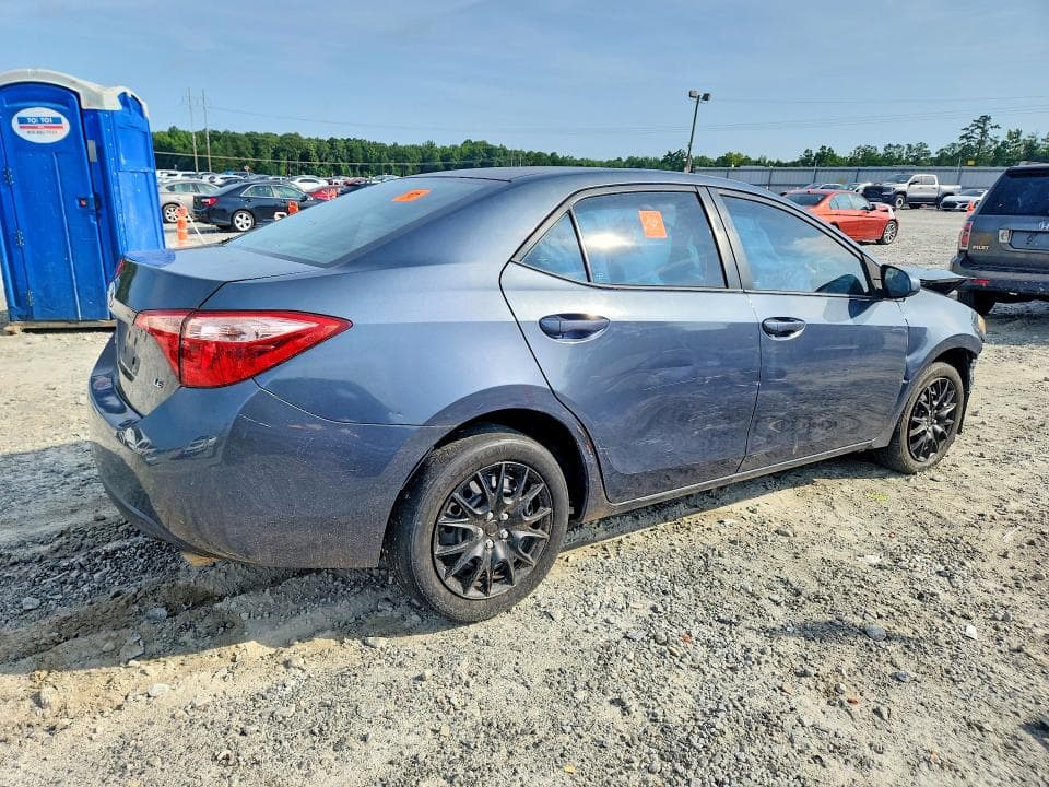 2017 TOYOTA COROLLA LE 3